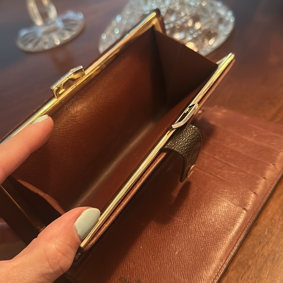 Preowned Authentic LV wallet - Picture 15 of 17